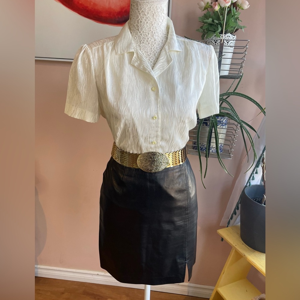 Chic White vintage short sleeve shimmery Blouse